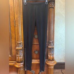 BCBGMaxAzria Elegant Black leggings with zipper opening at the sides. Size XS